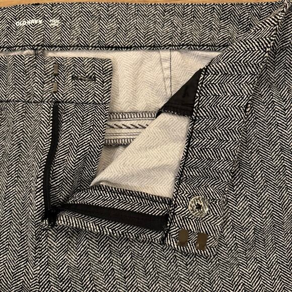 Old Navy black white herringbone pixie ankle pants size 18
b27 - Picture 5 of 6